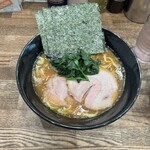 麺家 GOOD LUCK 総本店 - おそらく固めのみ