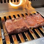 焼肉うしごろ - 究極の黒タン厚切り