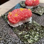 焼肉うしごろ - 牛とろたく手巻きのアップ