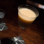 バー・バーンズ - 愛知県産いちじくのカクテル