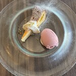 IL PLANETARIO - 【デザート】
      リコッタチーズケーキ
      木苺のジェラート