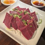 炭火焼肉 ホルモン にく式 - ハツ刺し