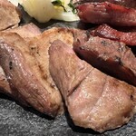 日本橋 Kanaeya - 招牌！熟成厚切大塊炭烤牛舌
