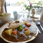 リナジェムス - 優雅なランチ「松坂牛のスジカレー (1000円)」