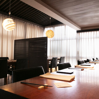 西麻布の隠れ家―昼と夜とで表情が変わる大人の寛ぎ空間。