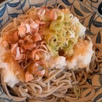 そば処 上代 - 薬味を乗せて