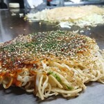 お好み焼・鉄板焼 八誠 - そば肉玉(麺ハーフ) ¥700