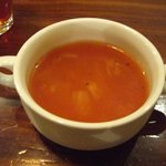 赤いトタン屋根の猫 - セットのスープ