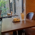 ルーエ ぶらじる - テーブル席