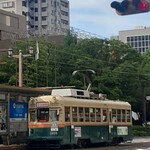 ルーエ ぶらじる - （参考）広島市役所前にて。広島電鉄。滋賀県民にとっては京阪電車のイメージの車両。