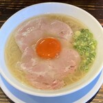 ちゃんす軒 - ラーメン卵黄トッピング(990円)