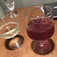 Seafood bar Ermitage 横浜鶴屋町店 - サングリア赤とハウスワイン