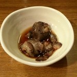 Motsuyaki Choubee - ナマコ酢（お通し）