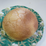 HARU - プチメロンパン、やや小さ目のメロンパンです。
      