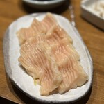 炭火焼肉ホルモンさわいし - 塩シマチョウ