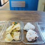 天萬堂 - 梅干しおにぎり＆八宝菜