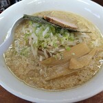 けんちゃんラーメン - 醤油ラーメン 700円 大盛 100円