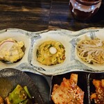 일한 식당 사이'S - 포테이토 샐러드, 목이버섯 초무침, 콩나물 무침