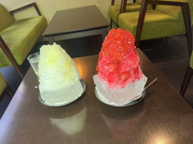かぎ氷ページ 楽天市場】かき氷みつ1.8L Wベリー（1本） : 駄菓子ワールド