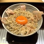 木山 - ・ちりめん山椒と鰹節 卵黄乗せ Mサイズ