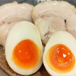 つけ麺屋 やすべえ - 味玉チャーシュー