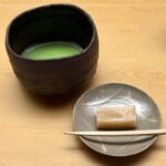 木山 - ・白小豆の水羊羹
      ・抹茶