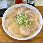 丸優ラーメン - 半チャーシューラーメン 中盛り