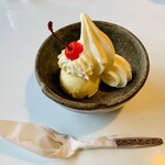 アイスクリームパーラー美園 - 100周年記念ハーフ&ハーフ700円。北海道最古のアイスクリーム店！