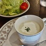 洋食 キムラ 花咲町店 - 冷製ジャガイモスープ　レタスサラダ