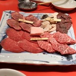 焼肉赤身にくがとう - 