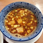 中華そば ひらこ屋 - つけダレには刻んだチャーシューやメンマもin