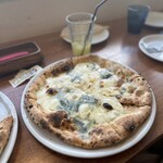 ピッツェリア ジンガラ - クワトロフォルマッジ