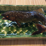 料理屋 植むら - 焼物。鮎は３種類の食感にこだわって４０分以上かけて焼かれます。