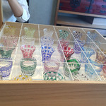 料理屋 植むら - 好きな切子のグラスを選びます。