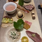 慈華 - 市松模様はフォアグラ、真ん中のカラスミも大きい、ボタンエビもあり