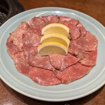 焼肉 静龍苑 - 中タン塩