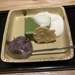 紀の善 神楽坂 - 抹茶ババロア　1,000円とぶた煎餅