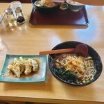 どさん娘 - 正油ラーメン(700円）水餃子(450円）