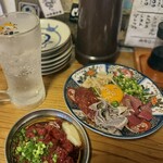 STAND焼肉CORNER - チレ刺し、生ホルモンユッケ