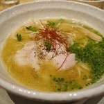 らーめん 泉鶏白湯 鶏神 - 煮干し醤油鶏白湯
