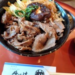 牛や清 - すき焼き丼アップ