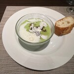 キャトルラパン - 豆のスープ　しっかり混ぜて食べないといけないです！