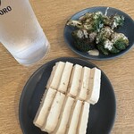 炭火焼き大衆酒場cacco - 犬と一緒だけど一人で飲んでる感じ