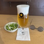 炭火焼き大衆酒場cacco - サッポロ生　５５０円、お通し　３３０円