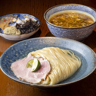 金沢濃厚煮干豚骨 伊乃心_0