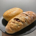 パレベーカリー - くるみレーズンと焦がしミルクのフランス＆はちみつバターパン