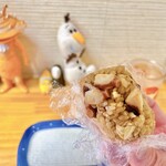ふる里うどん  - タコがゴロゴロ入ってます(˙๏˙)
      そしてお味は、ソース風味