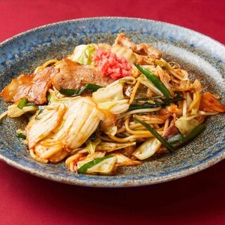 隠れた人気のイカスミモダン＆注目度の高いキムチ焼きそば