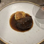 le comptoir BARCHICA03 - 近江牛のビール煮込み　ポテトの付け合わせがウルフっぽい