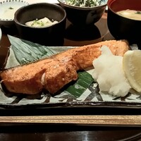 伊豆の旬 やんも 丸の内店 - 